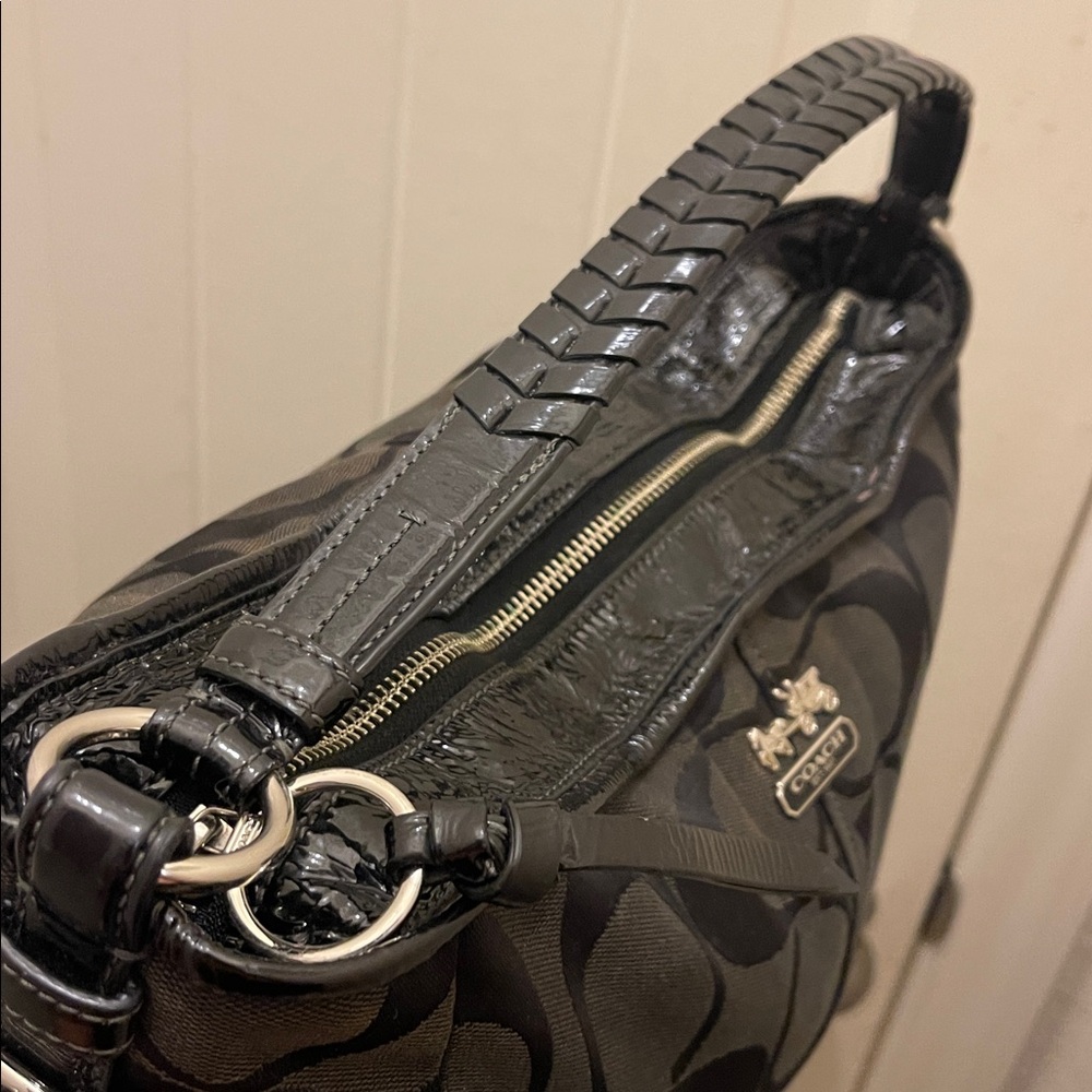 Coach, please check all picture of condition - Picture 11 of 17